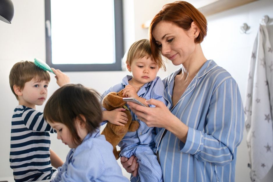 matka z dziećmi