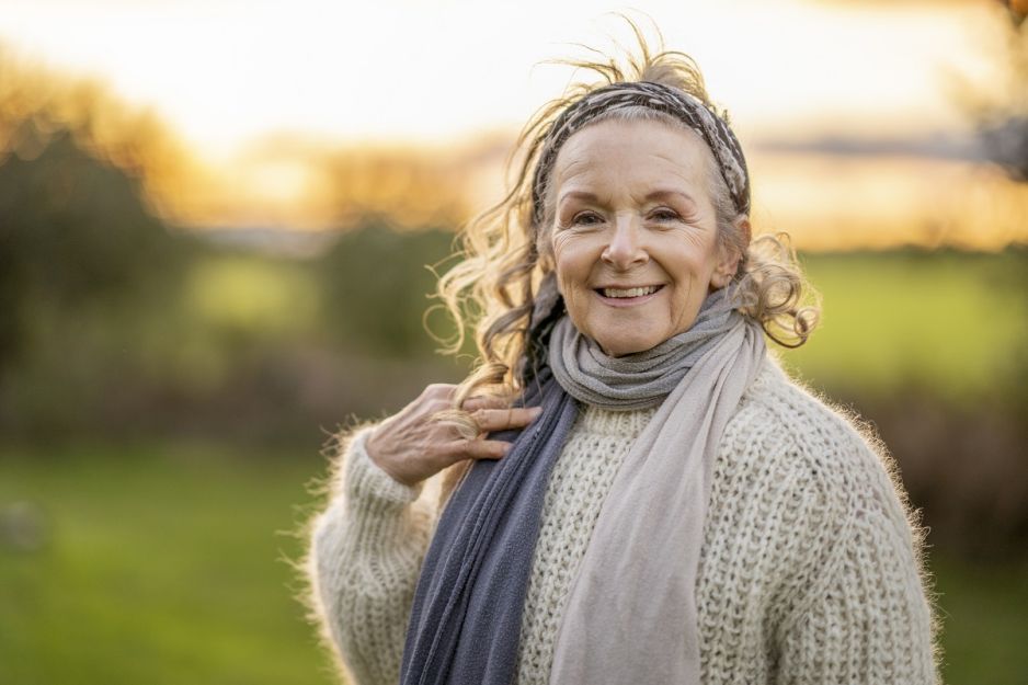 starsza kobieta