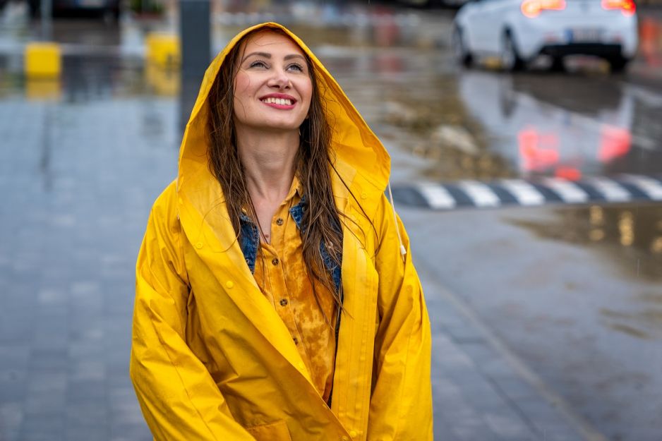 dziewczyna w deszczu