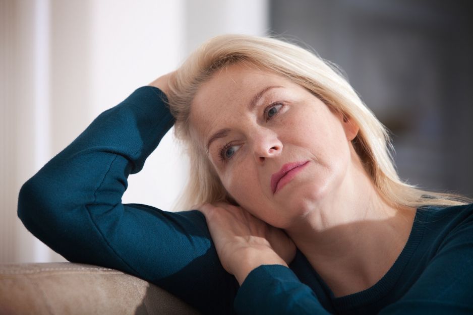 smutna kobieta