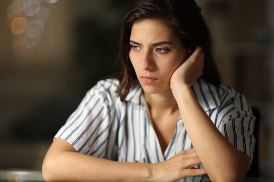 smutna kobieta