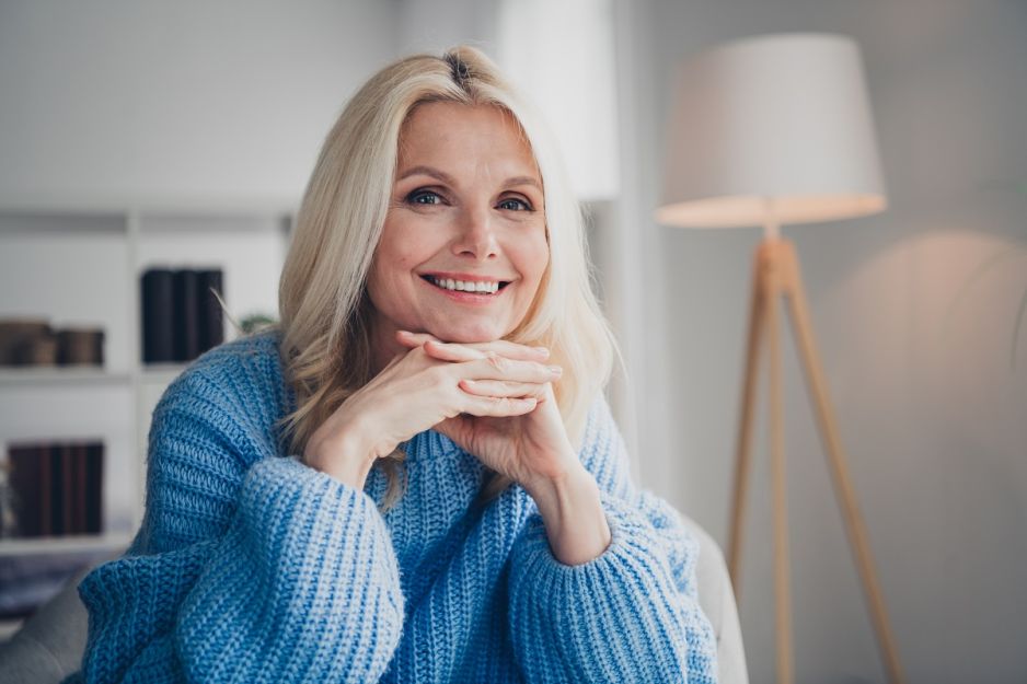 uśmiechnięta kobieta