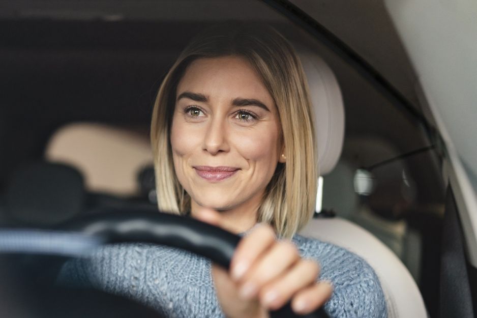 kobieta w samochodzie