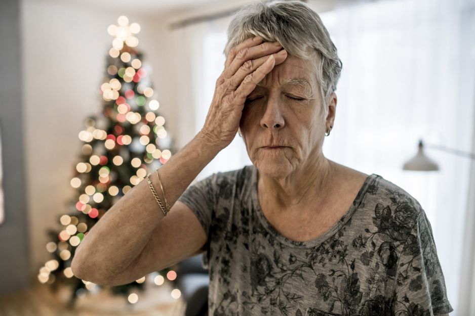 kobieta przy choince